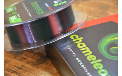 CARP EXPERT CHAMELEON SHINY DARK GREEN MONOFIL VLASEC 300M, 600M