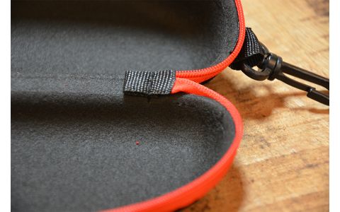 CARP EXPERT PUZDRO NA SLNEČNÉ OKULIARE