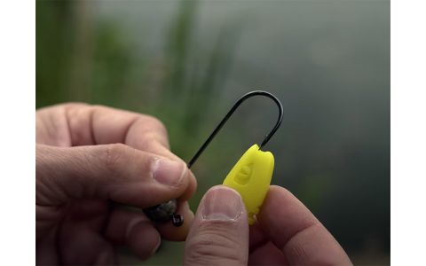 Jigová hlava s držiakom Delphin TYRE / 5ks 5g-5/0